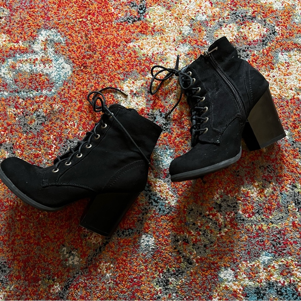 Bamboo Black Tie/Zip Ankle Boot Size 6.5